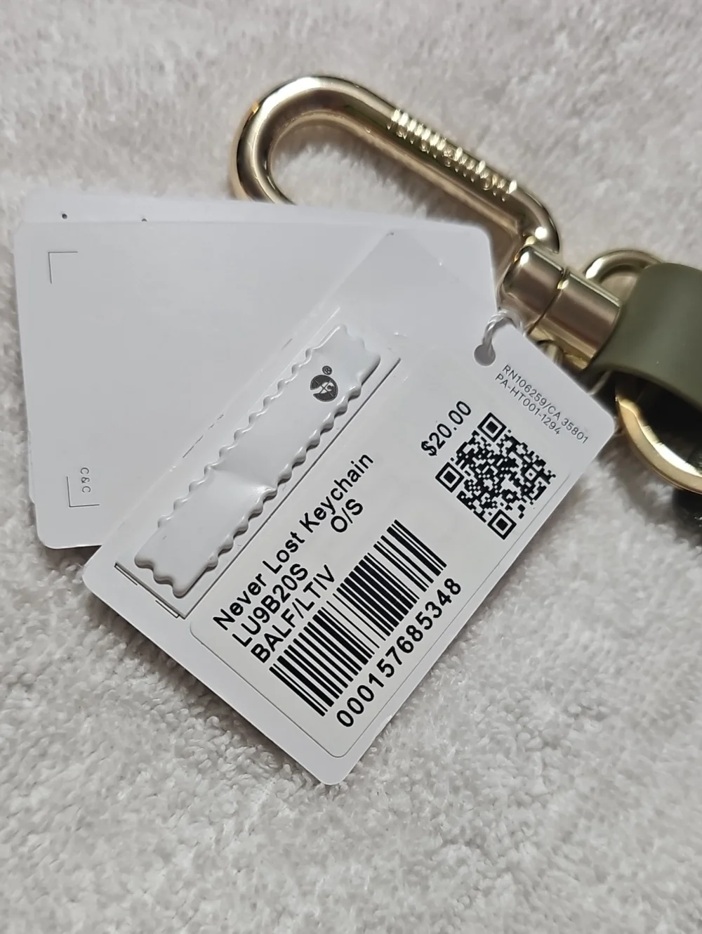 Lululemon Never Lost Keychain! Bayleaf And Light Ivory!!